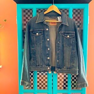 Women’s Levi Jean jacket